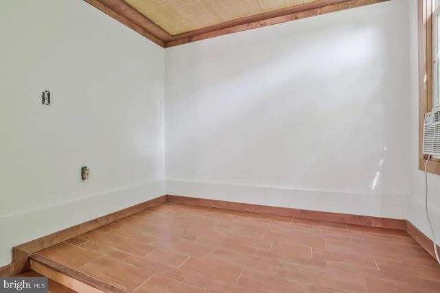 997 N SYCAMORE ST N, Falls Church, VA 22046