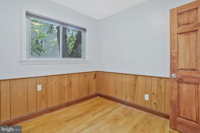 997 N SYCAMORE ST N, Falls Church, VA 22046