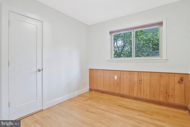 997 N SYCAMORE ST N, Falls Church, VA 22046