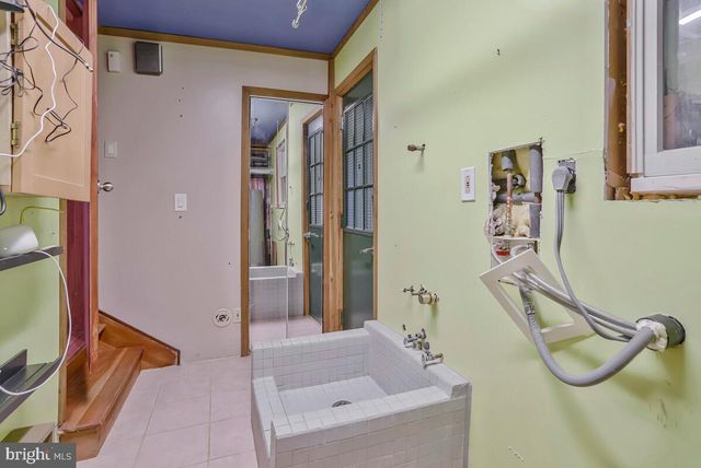 997 N SYCAMORE ST N, Falls Church, VA 22046