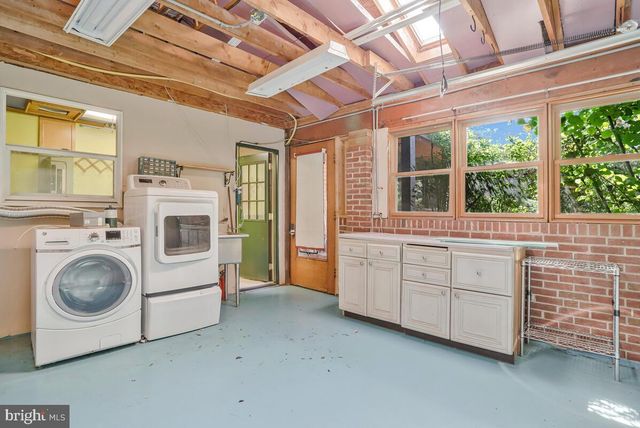 997 N SYCAMORE ST N, Falls Church, VA 22046