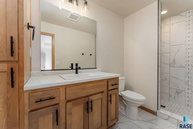 1300 N POPLAR Ave Avenue, Tea, SD 57064