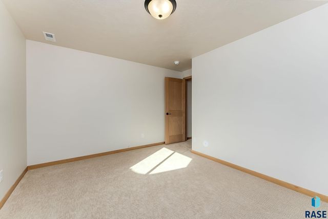 1300 N POPLAR Ave Avenue, Tea, SD 57064