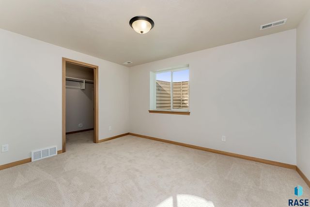 1300 N POPLAR Ave Avenue, Tea, SD 57064