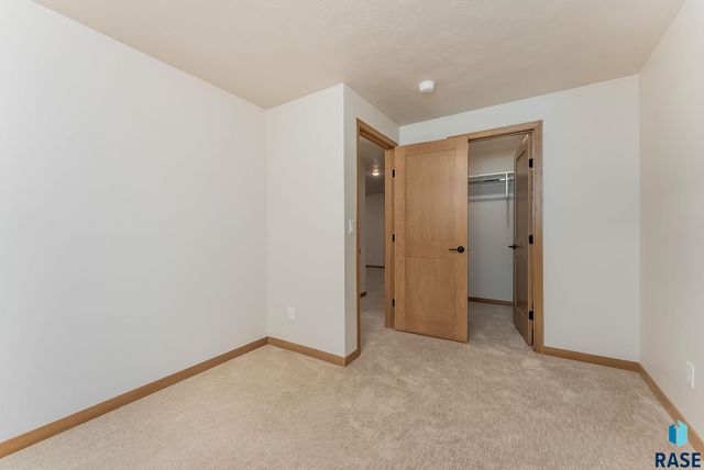 1300 N POPLAR Ave Avenue, Tea, SD 57064