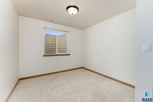 1300 N POPLAR Ave Avenue, Tea, SD 57064