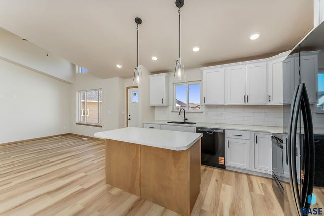 1300 N POPLAR Ave Avenue, Tea, SD 57064