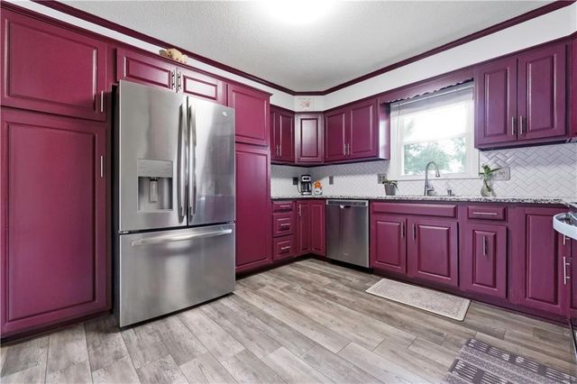 17907 E Redwood Drive, Independence, MO 64056