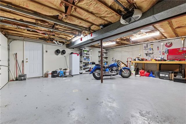 17907 E Redwood Drive, Independence, MO 64056