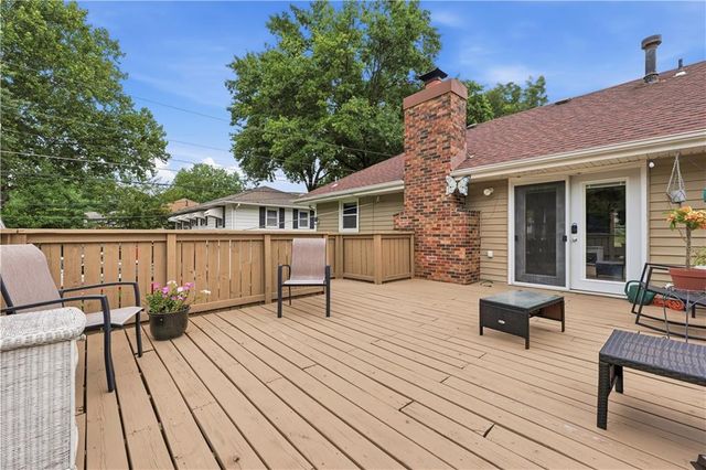 17907 E Redwood Drive, Independence, MO 64056