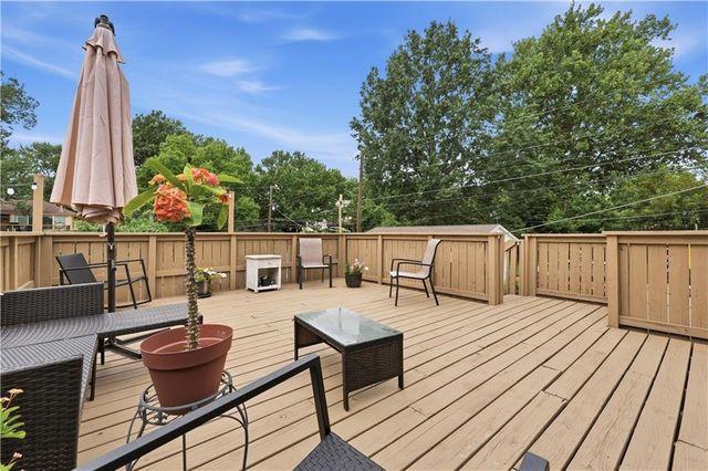 17907 E Redwood Drive, Independence, MO 64056