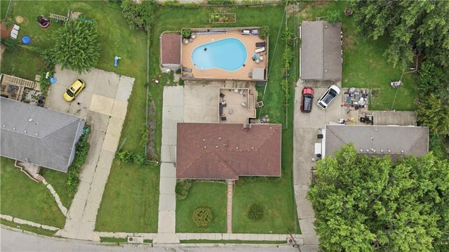 17907 E Redwood Drive, Independence, MO 64056
