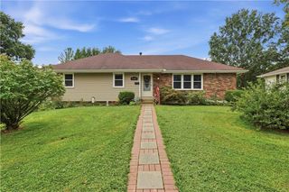 17907 E Redwood Drive, Independence, MO 64056