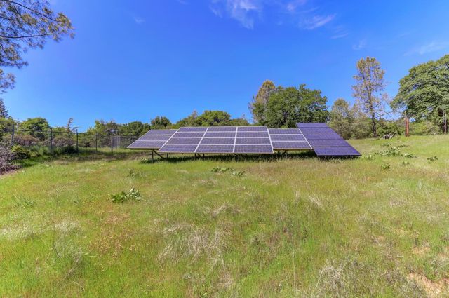 14511 Clear Creek Pl, Grass Valley, CA 95949