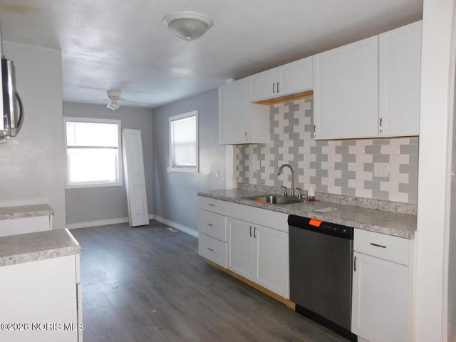 5526 Brophy Drive, Toledo, OH 43611