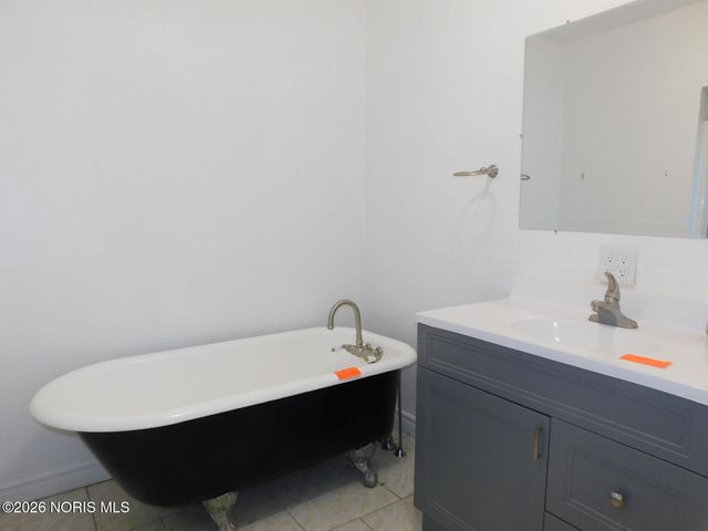 5526 Brophy Drive, Toledo, OH 43611