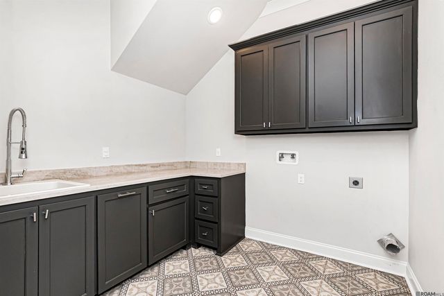 9352 Inniswylde Dr, Baton Rouge, LA 70809