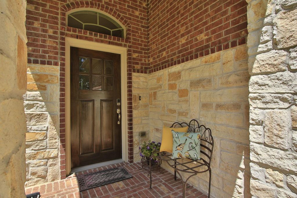 119 Pike Mill Place, Montgomery, TX 77316