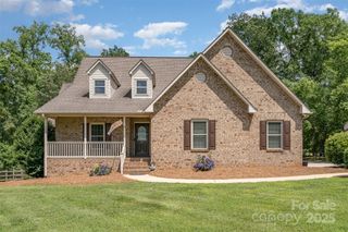 135 Oak Creek Drive, Rockwell, NC 28138