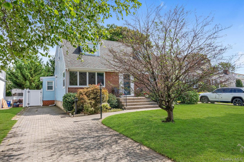 4 Rhame Avenue, East Rockaway, NY 11518 — photo 2