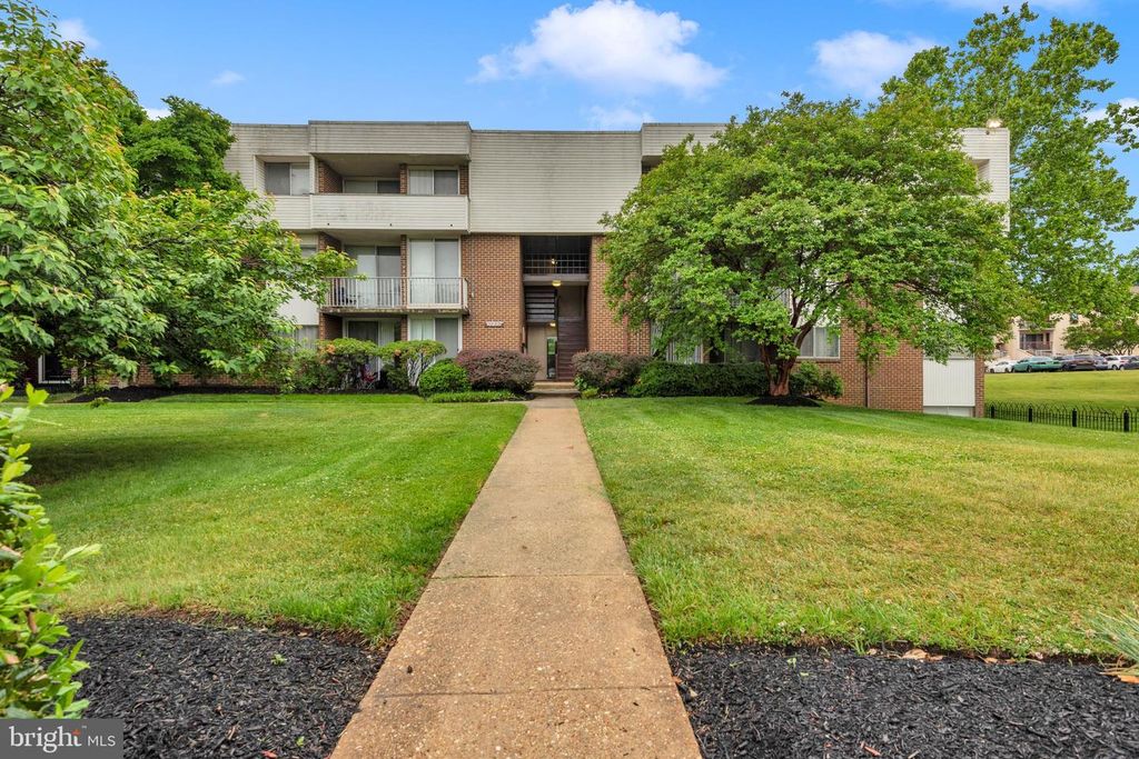 Image 1 of property listing at 10237 PRINCE PL #25-307, Upper Marlboro, MD 20774