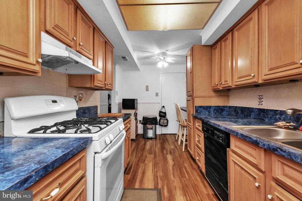 Image 15 of property listing at 10237 PRINCE PL #25-307, Upper Marlboro, MD 20774