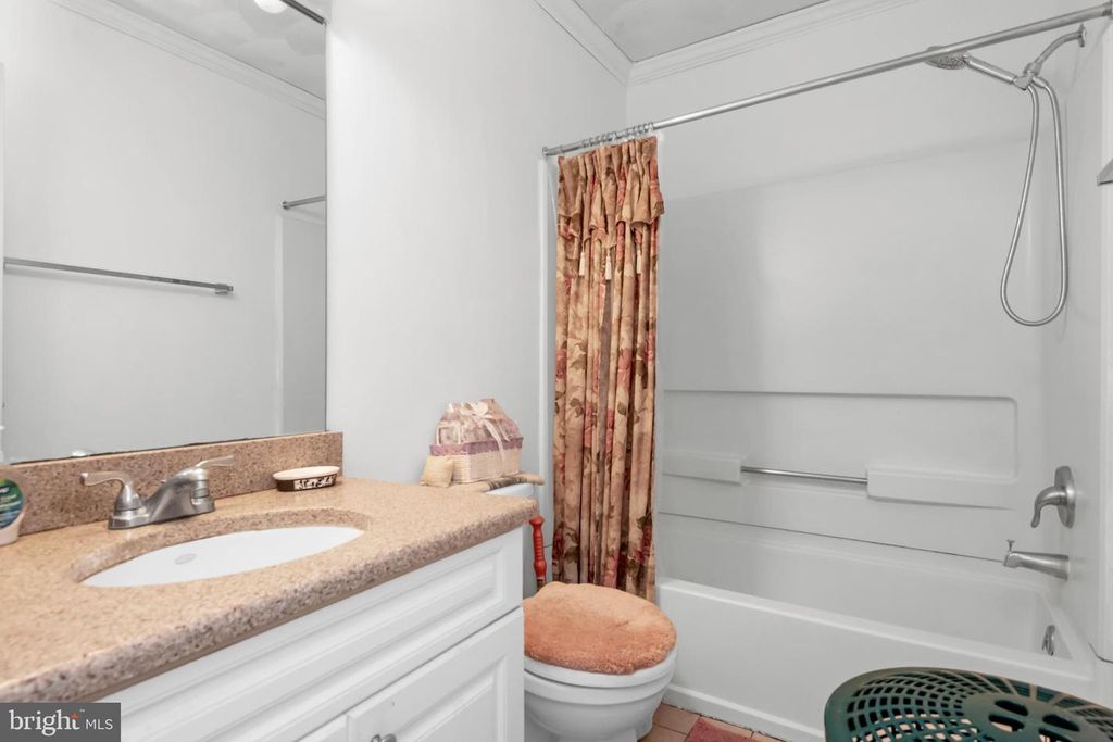 Image 18 of property listing at 10237 PRINCE PL #25-307, Upper Marlboro, MD 20774