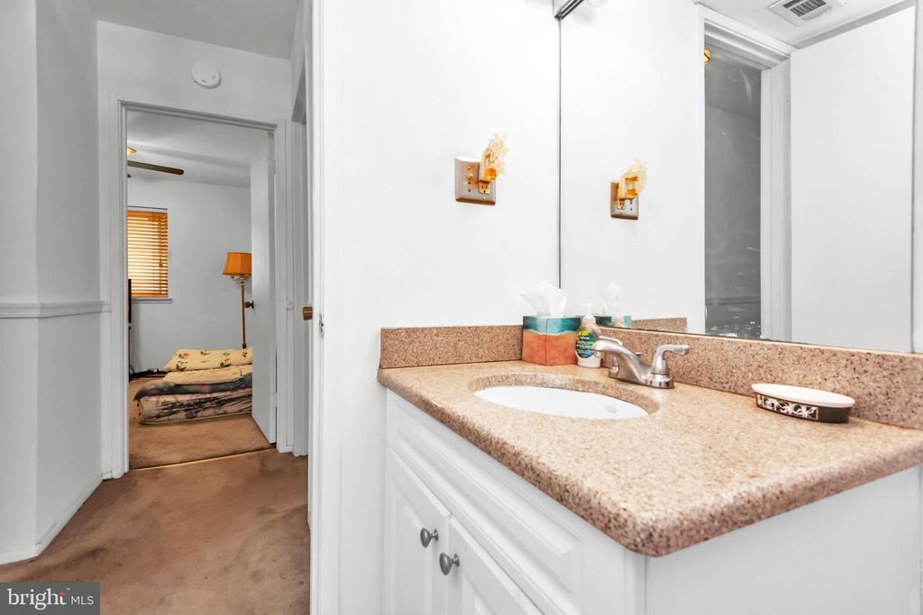 Image 19 of property listing at 10237 PRINCE PL #25-307, Upper Marlboro, MD 20774