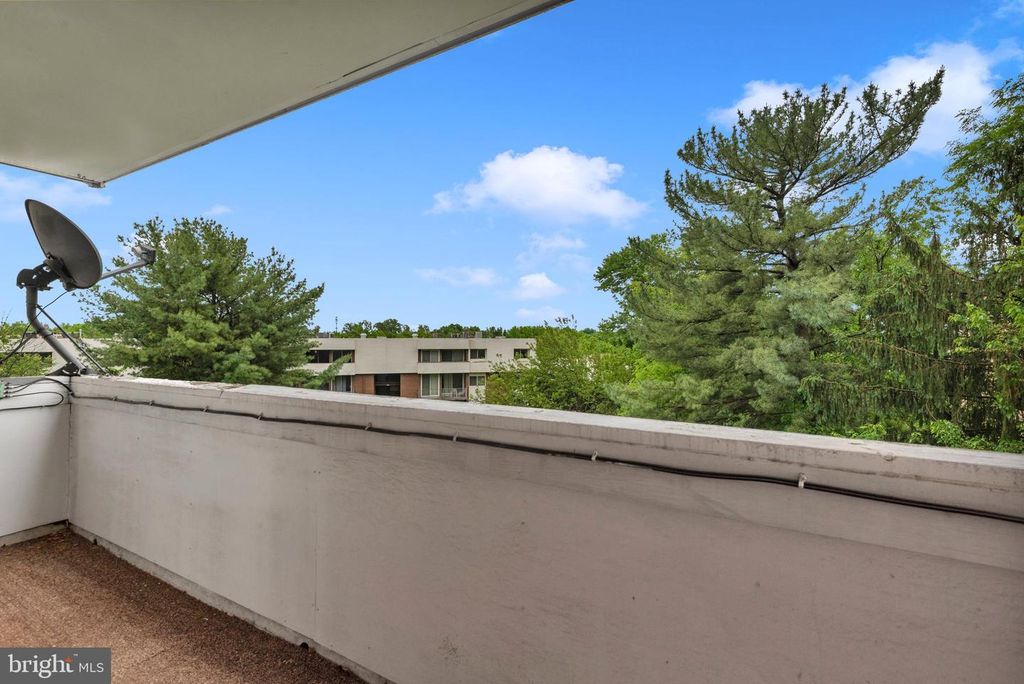 Image 25 of property listing at 10237 PRINCE PL #25-307, Upper Marlboro, MD 20774
