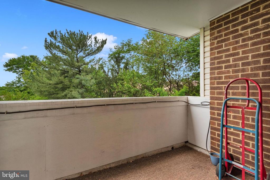 Image 26 of property listing at 10237 PRINCE PL #25-307, Upper Marlboro, MD 20774