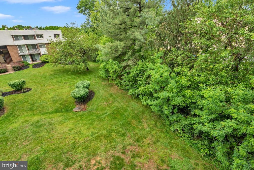 Image 28 of property listing at 10237 PRINCE PL #25-307, Upper Marlboro, MD 20774