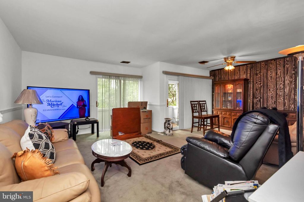 Image 7 of property listing at 10237 PRINCE PL #25-307, Upper Marlboro, MD 20774