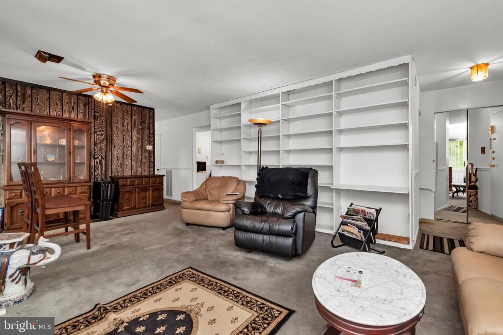 Image 9 of property listing at 10237 PRINCE PL #25-307, Upper Marlboro, MD 20774