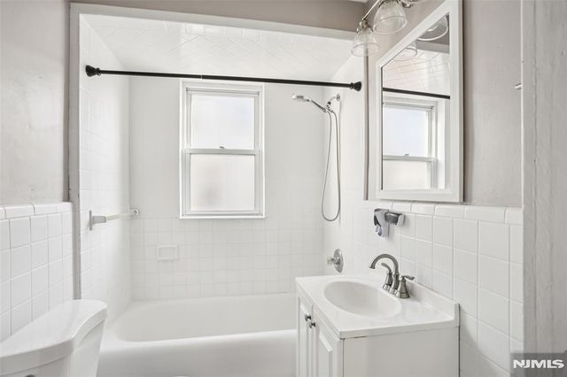 105 Livingston Avenue 1, Lyndhurst, NJ 07071