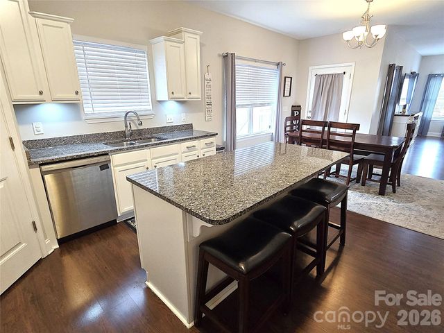 5177 S Oak Circle, Granite Falls, NC 28630