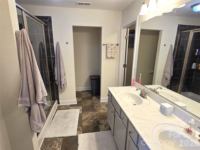 5177 S Oak Circle, Granite Falls, NC 28630