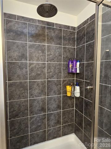 5177 S Oak Circle, Granite Falls, NC 28630