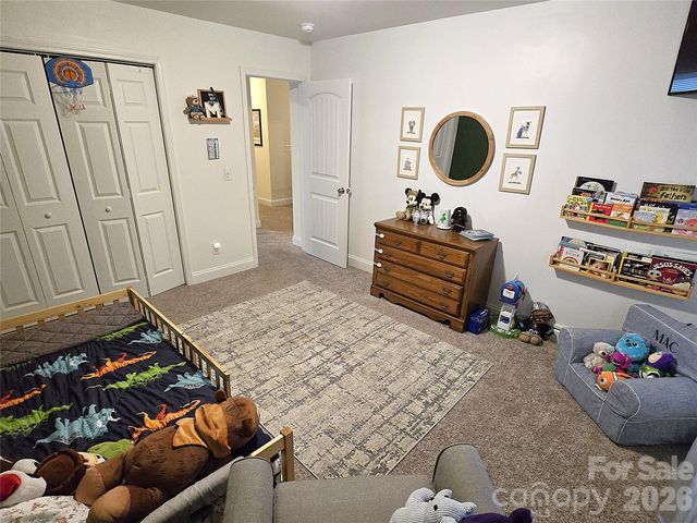 5177 S Oak Circle, Granite Falls, NC 28630