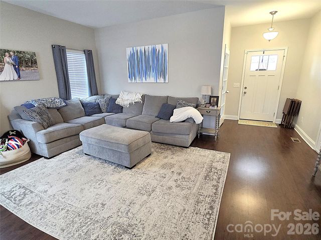 5177 S Oak Circle, Granite Falls, NC 28630