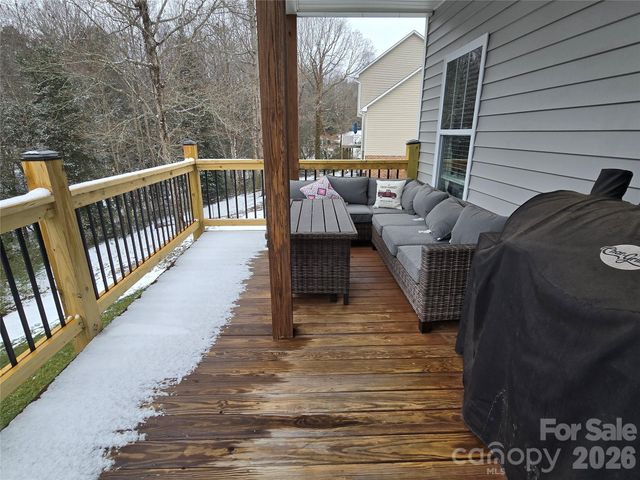 5177 S Oak Circle, Granite Falls, NC 28630