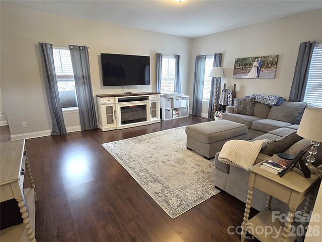 5177 S Oak Circle, Granite Falls, NC 28630