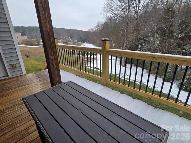 5177 S Oak Circle, Granite Falls, NC 28630