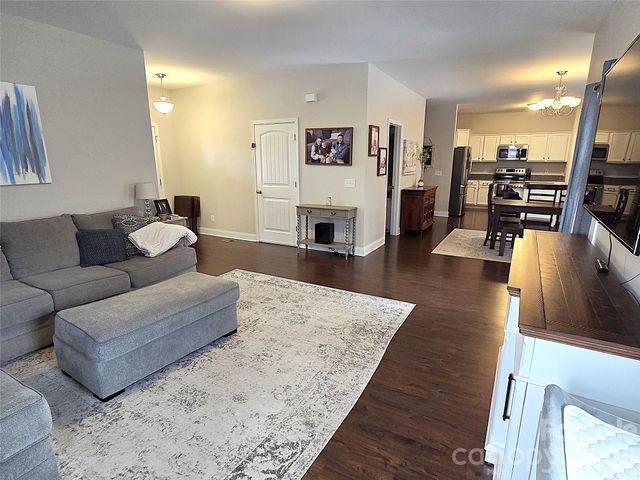 5177 S Oak Circle, Granite Falls, NC 28630