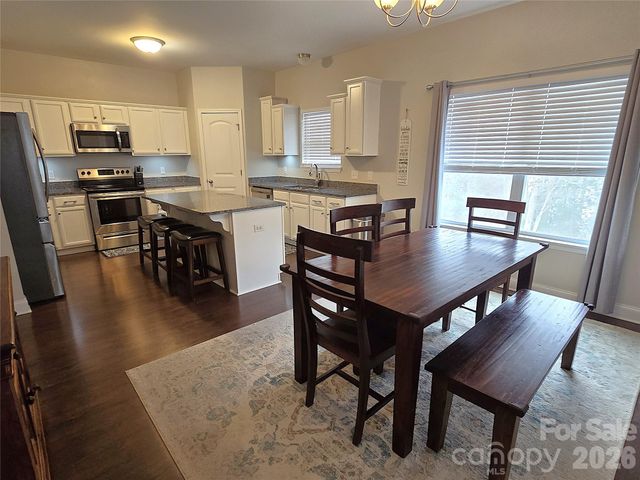 5177 S Oak Circle, Granite Falls, NC 28630