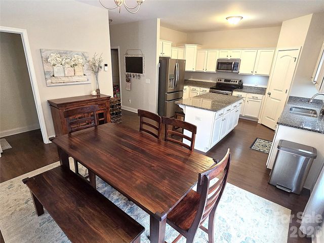 5177 S Oak Circle, Granite Falls, NC 28630