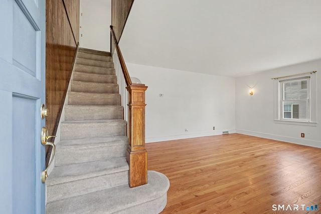 21 Victory Court, Norwalk, CT 06855