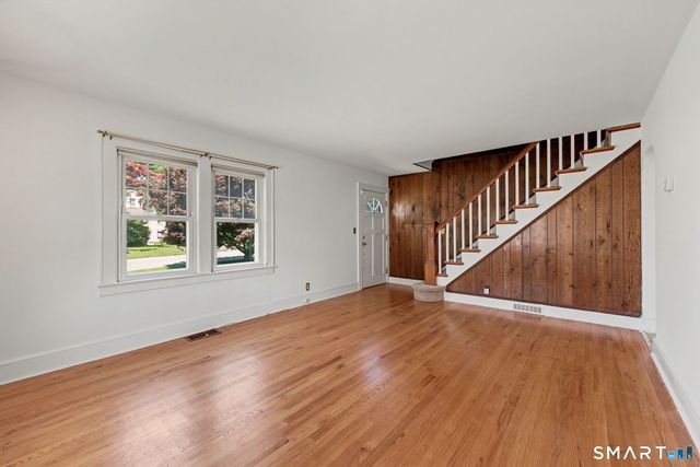 21 Victory Court, Norwalk, CT 06855