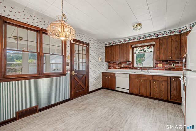 21 Victory Court, Norwalk, CT 06855