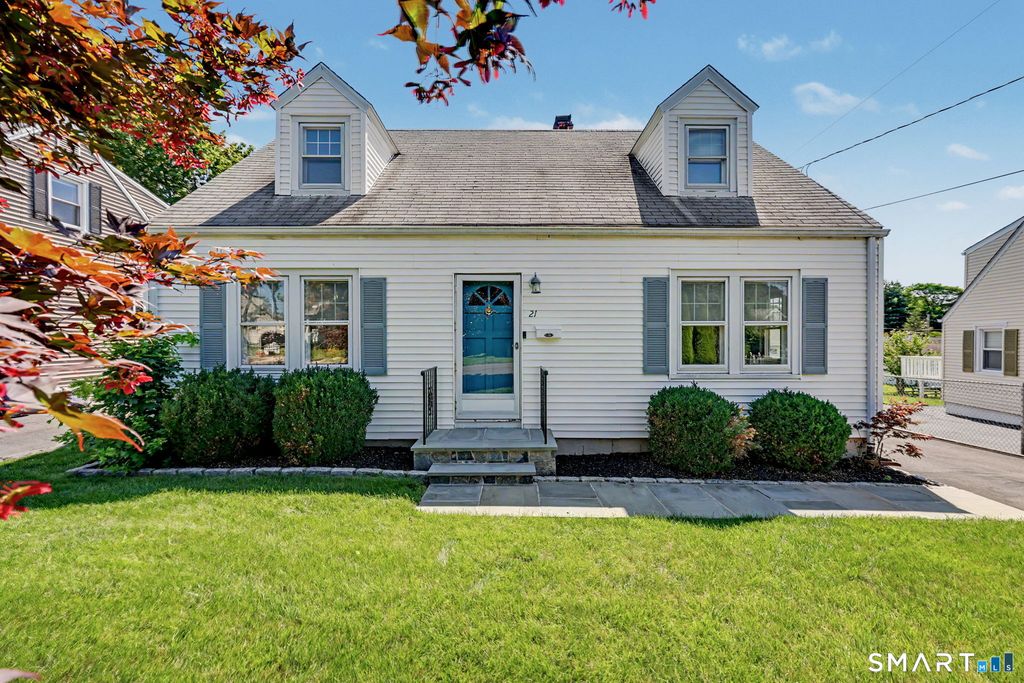 21 Victory Court, Norwalk, CT 06855