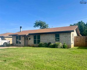 3018 LAVELL AVENUE, Wichita Falls, TX 76308